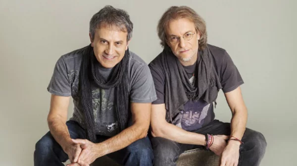 Νταλάρας και Πασχαλίδης τραγουδούν για τον κοινό μας μύθο